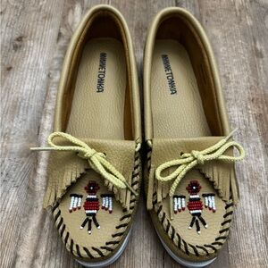 NEW Minnetonka NATIVE DESIGNED Women's Thunderbird Size 7.5